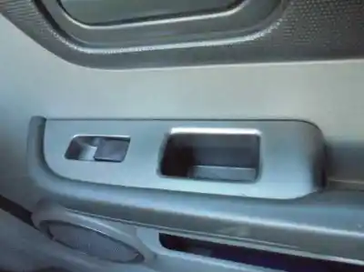 Véhicule à la ferraille nissan x-trail (t30) comfort de l'année 2006 alimenté yd22eti