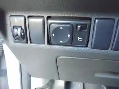 Véhicule à la ferraille nissan x-trail (t30) comfort de l'année 2006 alimenté yd22eti