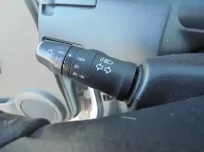Véhicule à la ferraille nissan x-trail (t30) comfort de l'année 2006 alimenté yd22eti