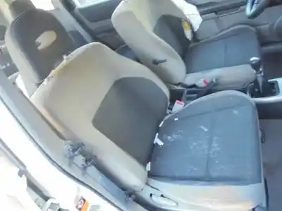 Véhicule à la ferraille nissan x-trail (t30) comfort de l'année 2006 alimenté yd22eti