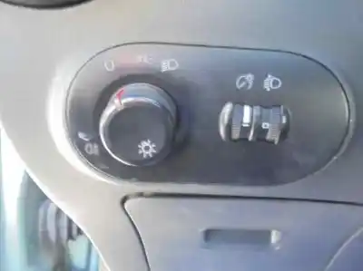 Véhicule à la ferraille seat cordoba berlina (6l2) reference de l'année 2004 alimenté bby