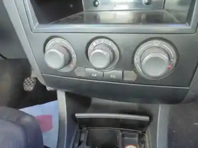 Véhicule à la ferraille seat cordoba berlina (6l2) reference de l'année 2004 alimenté bby