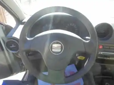 Véhicule à la ferraille seat cordoba berlina (6l2) reference de l'année 2004 alimenté bby