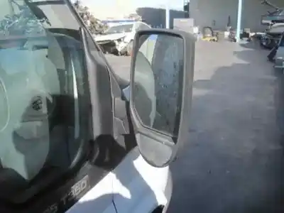 Veicolo di demolizione ford transit mod.2000 caja abierta ft 330 2.4 largo dell'anno 2005 alimentato h9fa