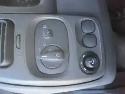 Veicolo di demolizione ford transit mod.2000 caja abierta ft 330 2.4 largo dell'anno 2005 alimentato h9fa