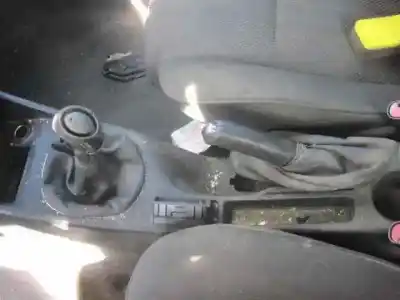 Здавання транспортного засобу alfa romeo 147 (190) 1.6 16v cat року 2002 потужний ar37203