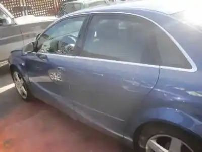 Sloopvoertuig audi a4 berlina (8e) 2.5 v6 24v tdi van het jaar 2001 aangedreven ake