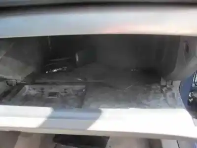 Sloopvoertuig audi a4 berlina (8e) 2.5 v6 24v tdi van het jaar 2001 aangedreven ake