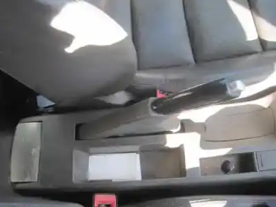 Sloopvoertuig audi a4 berlina (8e) 2.5 v6 24v tdi van het jaar 2001 aangedreven ake