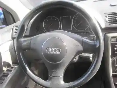 Sloopvoertuig audi a4 berlina (8e) 2.5 v6 24v tdi van het jaar 2001 aangedreven ake