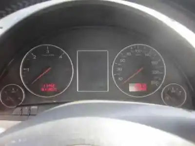 Sloopvoertuig audi a4 berlina (8e) 2.5 v6 24v tdi van het jaar 2001 aangedreven ake