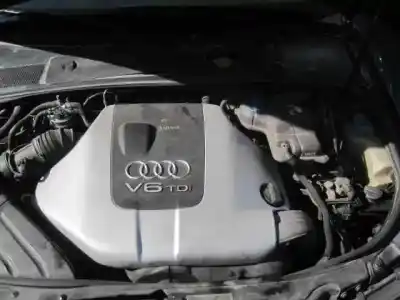 Sloopvoertuig audi a4 berlina (8e) 2.5 v6 24v tdi van het jaar 2001 aangedreven ake