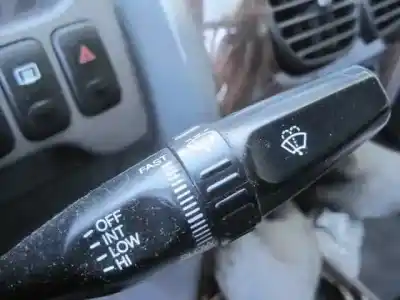Véhicule à la ferraille kia joice 2.0 cat de l'année 2002 alimenté g4cp