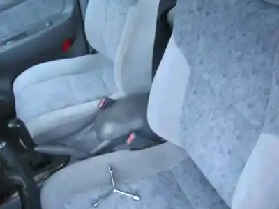 Véhicule à la ferraille kia joice 2.0 cat de l'année 2002 alimenté g4cp