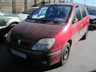 Veicolo di demolizione RENAULT SCÉNIC I MONOSPACE (JA0/1_, FA0_) 1.9 dTi (JA1U) dell'anno 2001 alimentato F9Q Q7