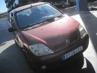 Scrapping Vehicle renault scénic i monospace (ja0/1_, fa0_) 1.9 dti (ja1u) of the year 2001 powered f9q q7