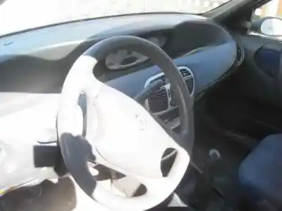 Veículo de Sucata lancia y10 avenue do ano 1997 alimentado 176b2000