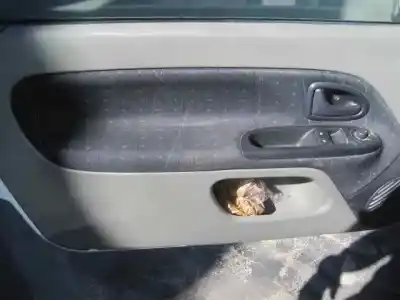 Здавання транспортного засобу renault clio ii fase ii (b/cb0) authentique року 2003 потужний k9k b7