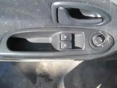 Здавання транспортного засобу renault clio ii fase ii (b/cb0) authentique року 2003 потужний k9k b7