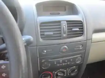 Здавання транспортного засобу renault clio ii fase ii (b/cb0) authentique року 2003 потужний k9k b7