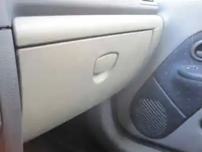 Здавання транспортного засобу renault clio ii fase ii (b/cb0) authentique року 2003 потужний k9k b7