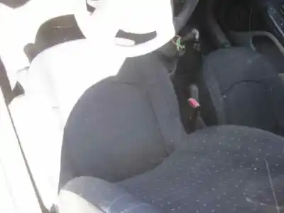 Здавання транспортного засобу renault clio ii fase ii (b/cb0) authentique року 2003 потужний k9k b7