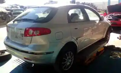 Vehicul casat chevrolet lacetti cdx al anului 2005 alimentat f16d3
