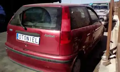Veículo de Sucata fiat punto berlina (176) * do ano 1999 alimentado 176b4000