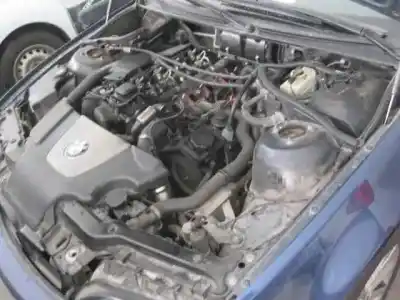 Véhicule à la ferraille bmw serie 3 berlina (e46) 320d de l'année 2003 alimenté 204d4