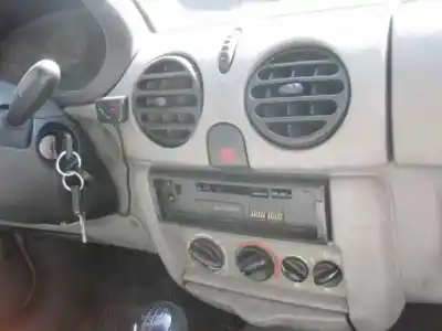 Здавання транспортного засобу renault kangoo (f/kc0) alize року 2002 потужний f8q p6