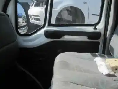 Здавання транспортного засобу citroen jumper combi (1) 31 c d 4x4 confort ntz. 1400 року 2001 потужний d-t9a