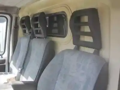 Здавання транспортного засобу citroen jumper combi (1) 31 c d 4x4 confort ntz. 1400 року 2001 потужний d-t9a