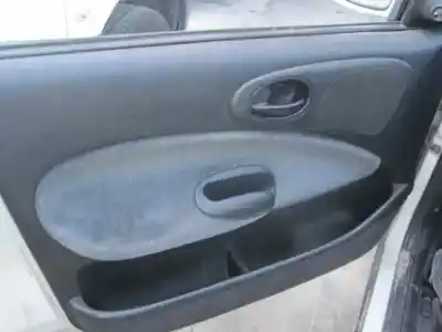 Véhicule à la ferraille ford                                               escort berl./turnier                                                                                                                                                                                                                                       valore berlina                                                                                                                                                                                                                                             de l'année 1996 alimenté rtf