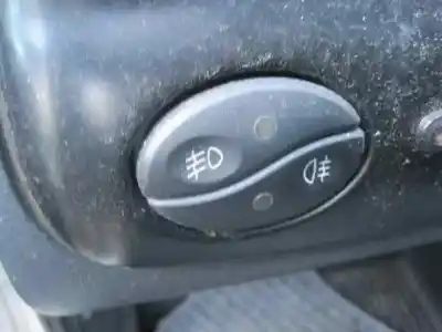 Véhicule à la ferraille ford                                               escort berl./turnier                                                                                                                                                                                                                                       valore berlina                                                                                                                                                                                                                                             de l'année 1996 alimenté rtf