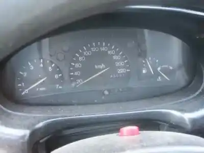 Véhicule à la ferraille ford                                               escort berl./turnier                                                                                                                                                                                                                                       valore berlina                                                                                                                                                                                                                                             de l'année 1996 alimenté rtf