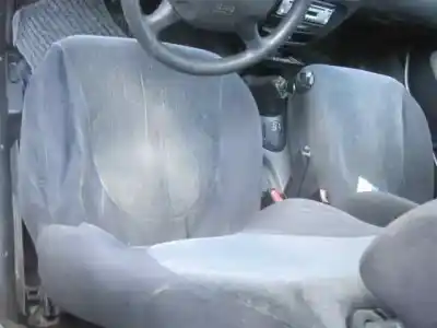 Véhicule à la ferraille ford                                               escort berl./turnier                                                                                                                                                                                                                                       valore berlina                                                                                                                                                                                                                                             de l'année 1996 alimenté rtf