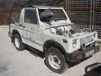 Véhicule à la ferraille SUZUKI SANTANA SJ-410 de l'année 0 alimenté 