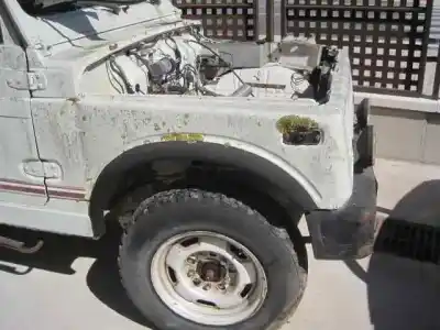 Véhicule à la ferraille suzuki santana sj-410 de l'année 0 alimenté 