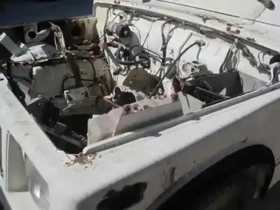 Véhicule à la ferraille suzuki santana sj-410 de l'année 0 alimenté 