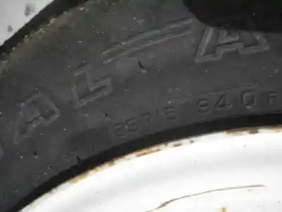 Véhicule à la ferraille suzuki santana sj-410 de l'année 0 alimenté 