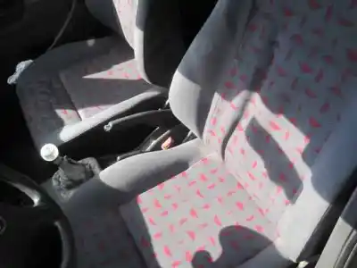 Veículo de Sucata seat cordoba berlina (6k2) stella do ano 2001 alimentado aua