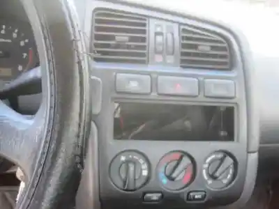 Véhicule à la ferraille nissan primera berlina (p11) 2.0 navigation de l'année 1998 alimenté ga16