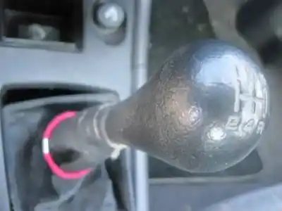 Véhicule à la ferraille nissan primera berlina (p11) 2.0 navigation de l'année 1998 alimenté ga16