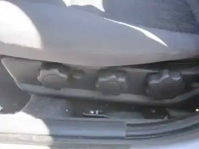 Véhicule à la ferraille nissan primera berlina (p11) 2.0 navigation de l'année 1998 alimenté ga16