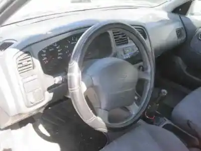 Véhicule à la ferraille nissan primera berlina (p11) 2.0 navigation de l'année 1998 alimenté ga16