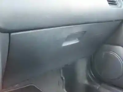 Véhicule à la ferraille nissan primera berlina (p11) 2.0 navigation de l'année 1998 alimenté ga16