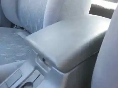 Véhicule à la ferraille nissan primera berlina (p11) 2.0 navigation de l'année 1998 alimenté ga16