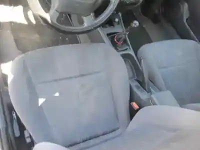 Véhicule à la ferraille nissan primera berlina (p11) 2.0 navigation de l'année 1998 alimenté ga16