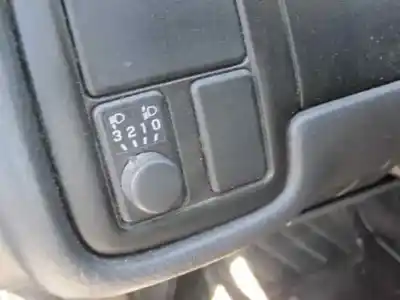 Véhicule à la ferraille nissan primera berlina (p11) 2.0 navigation de l'année 1998 alimenté ga16