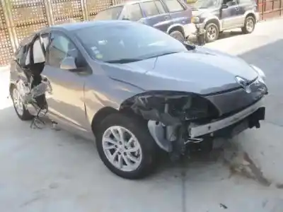 Véhicule à la ferraille renault megane iii berlina 5 p bose edition de l'année 2013 alimenté k9k a636